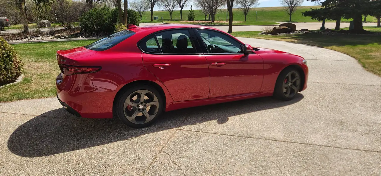 Alfa Romeo Giulia снимка Alfa Romeo Giulia