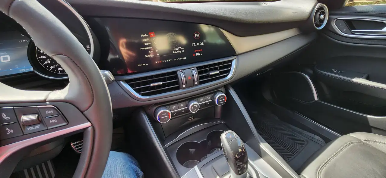 Alfa Romeo Giulia снимка Alfa Romeo Giulia