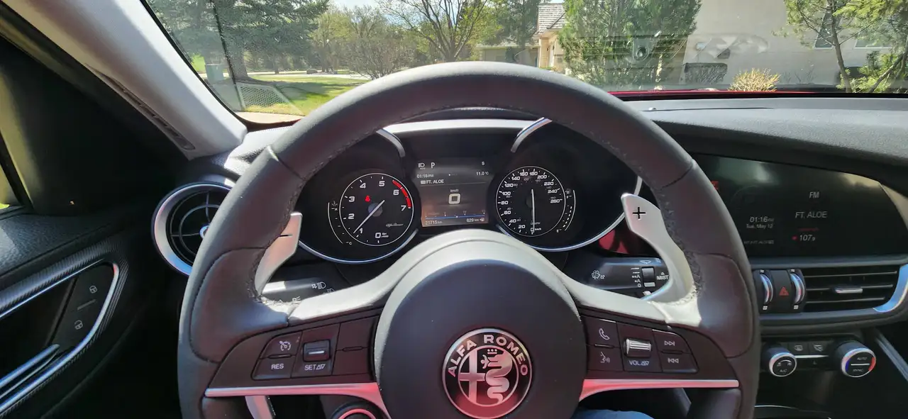 Alfa Romeo Giulia снимка Alfa Romeo Giulia