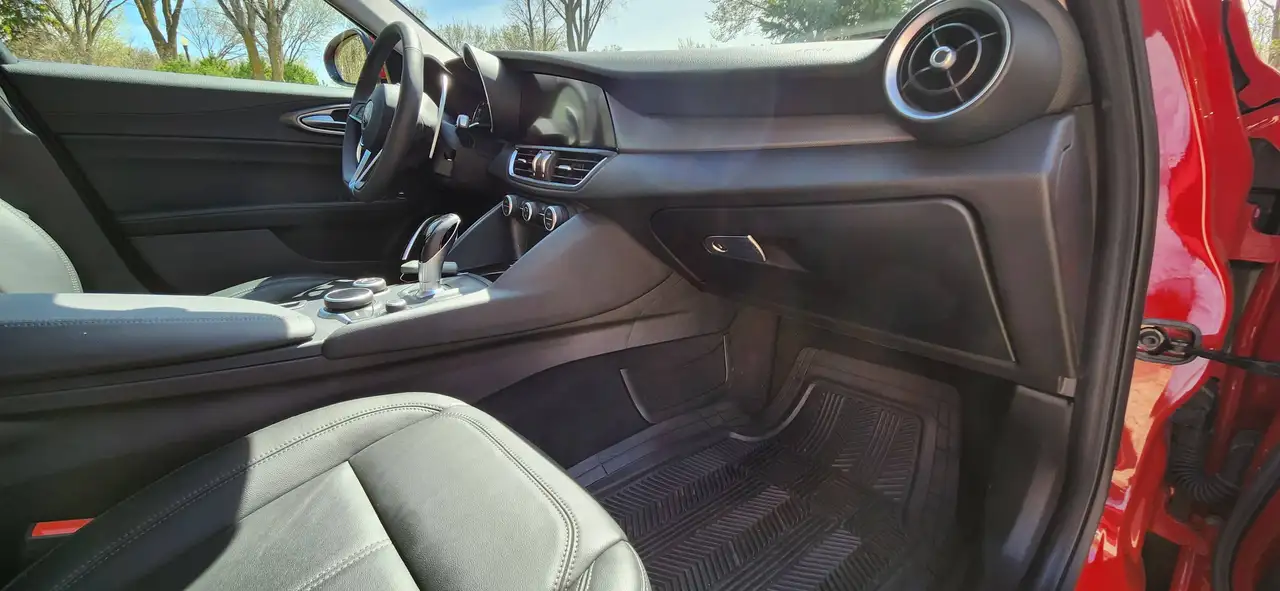 Alfa Romeo Giulia снимка Alfa Romeo Giulia
