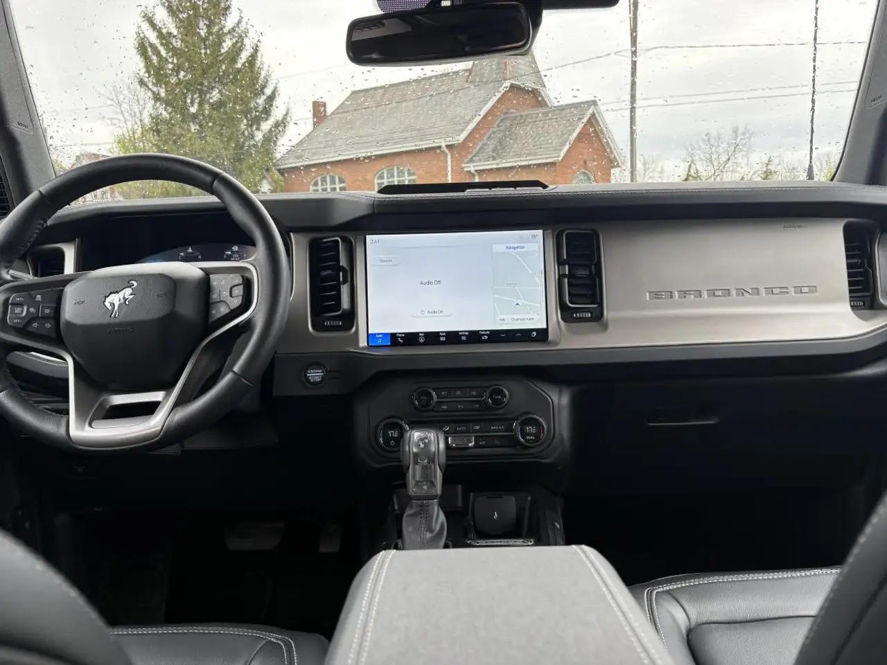 Ford Bronco снимка Ford Bronco
