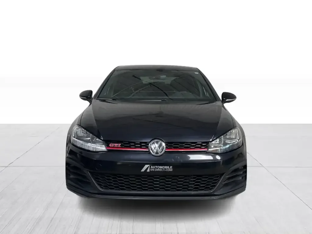 Volkswagen Golf GTI снимка Volkswagen Golf GTI