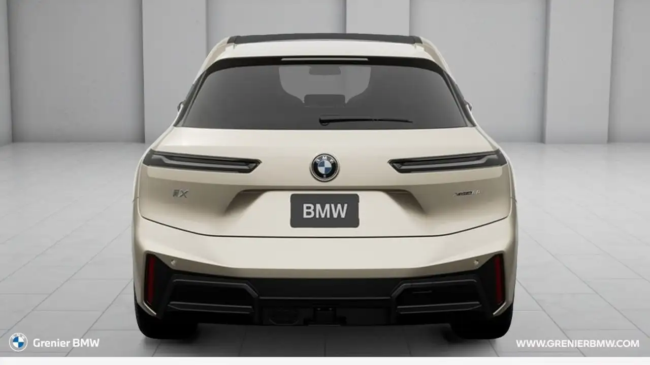 BMW iX снимка BMW iX