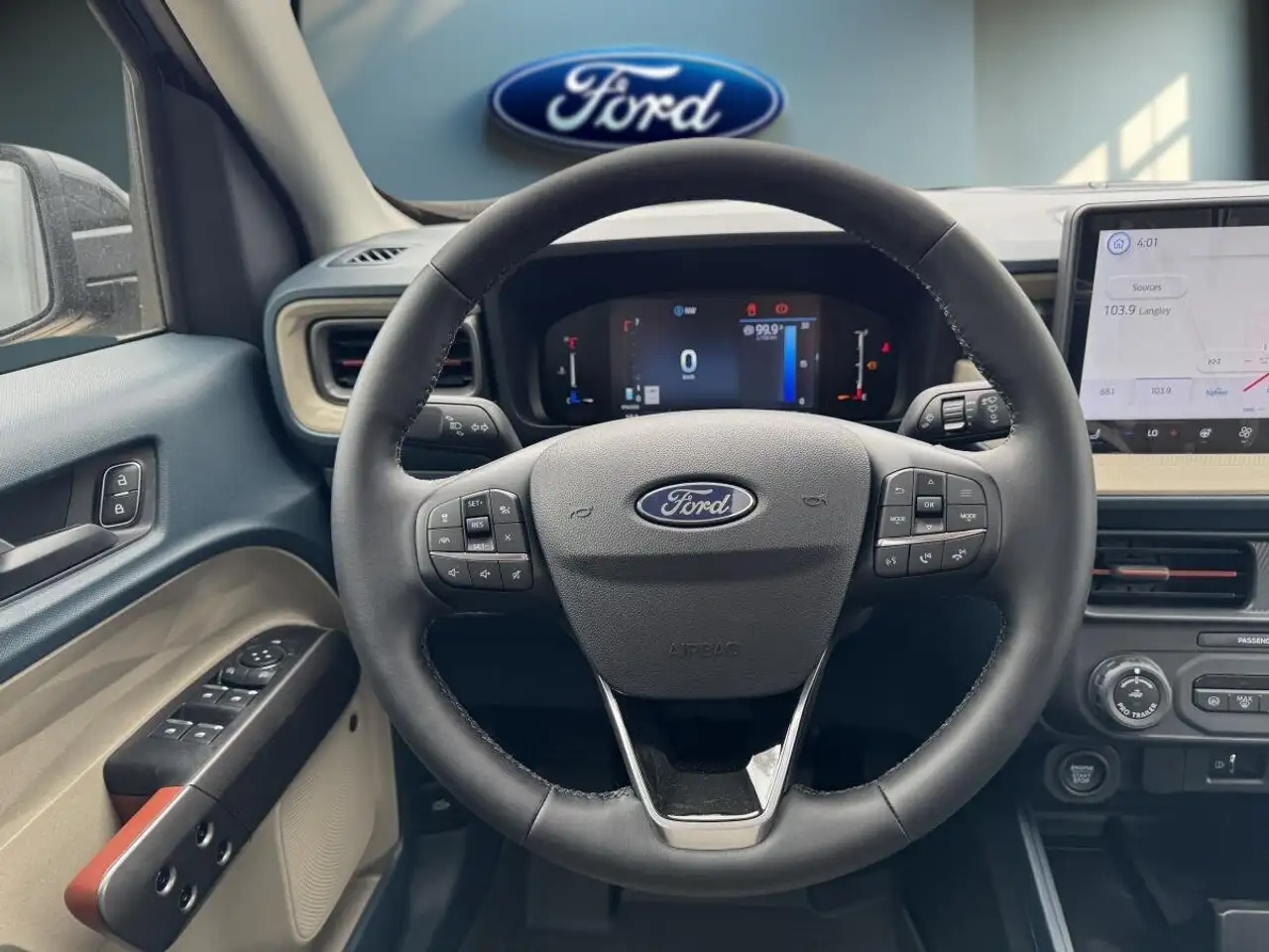 Ford Maverick снимка Ford Maverick