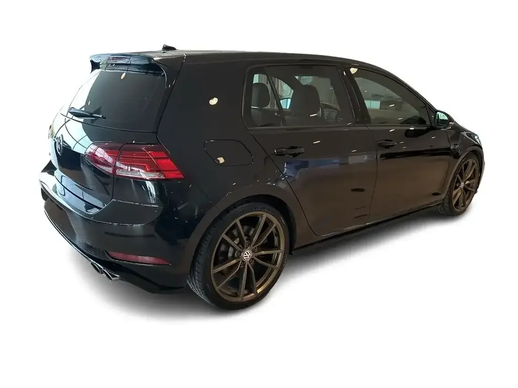 Volkswagen Golf R снимка Volkswagen Golf R