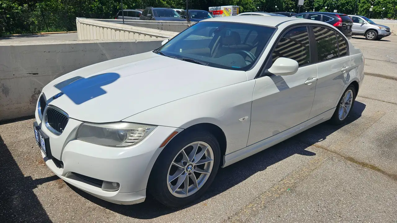 BMW 3 Series снимка BMW 3 Series