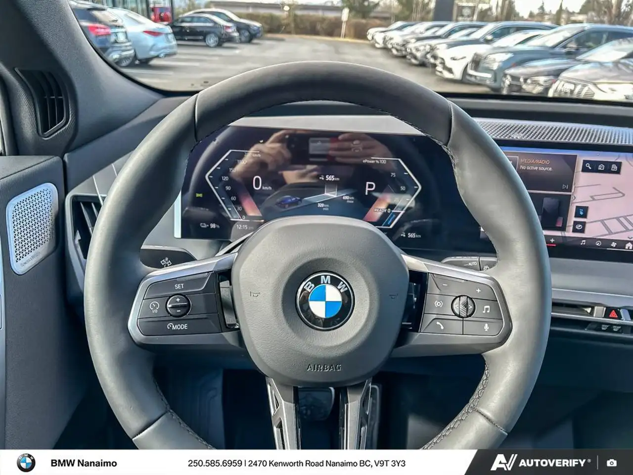 BMW iX photo BMW iX