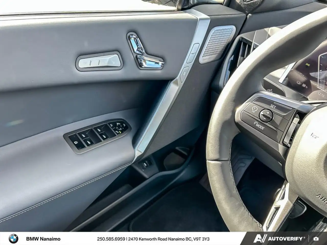 BMW iX photo BMW iX