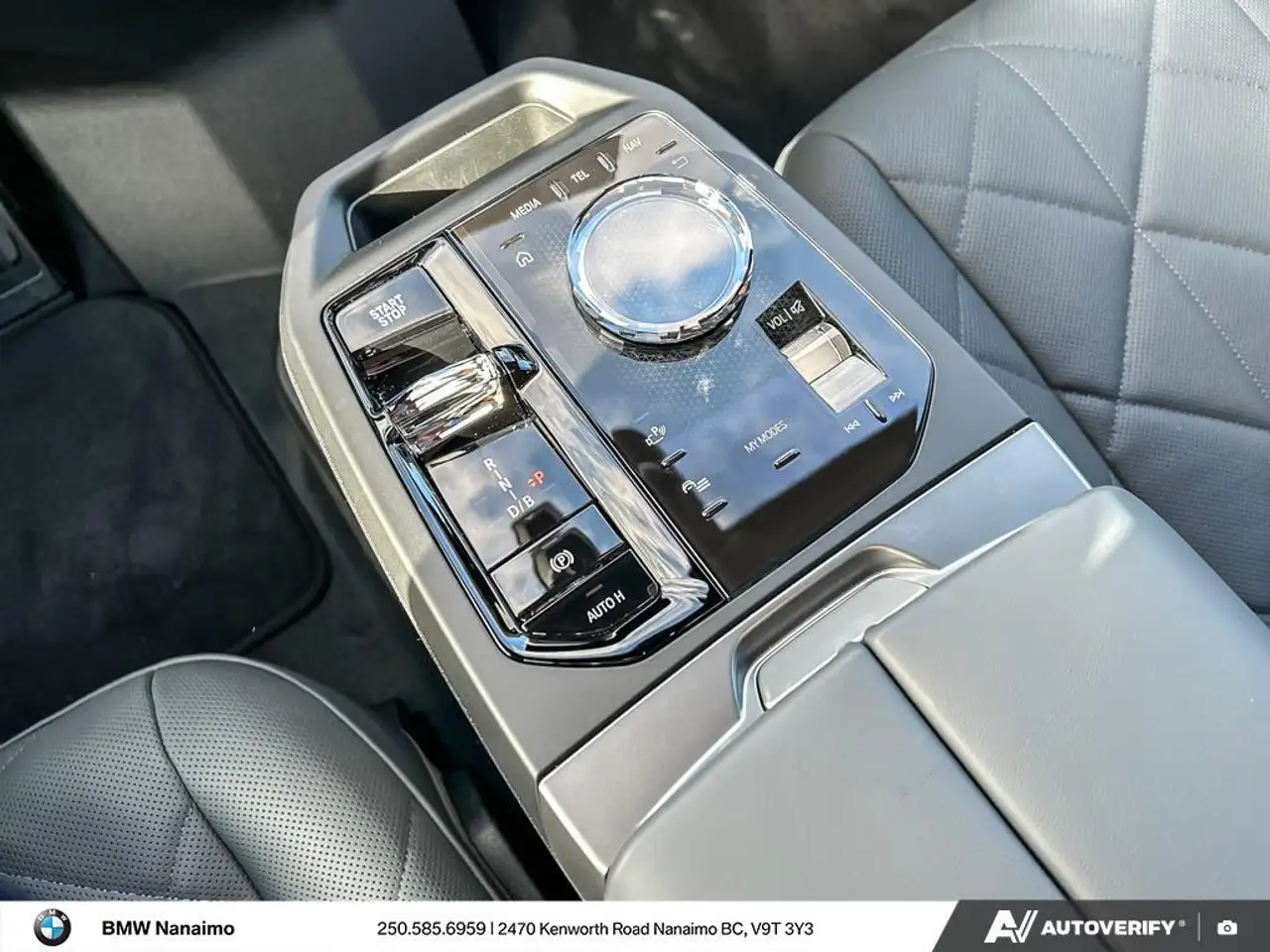 BMW iX photo BMW iX