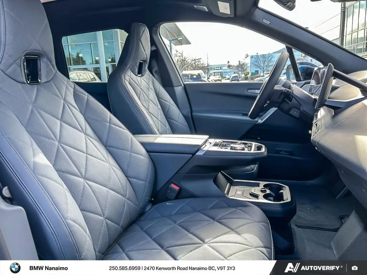 BMW iX photo BMW iX