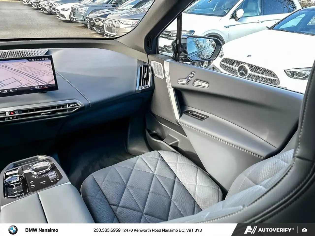 BMW iX photo BMW iX