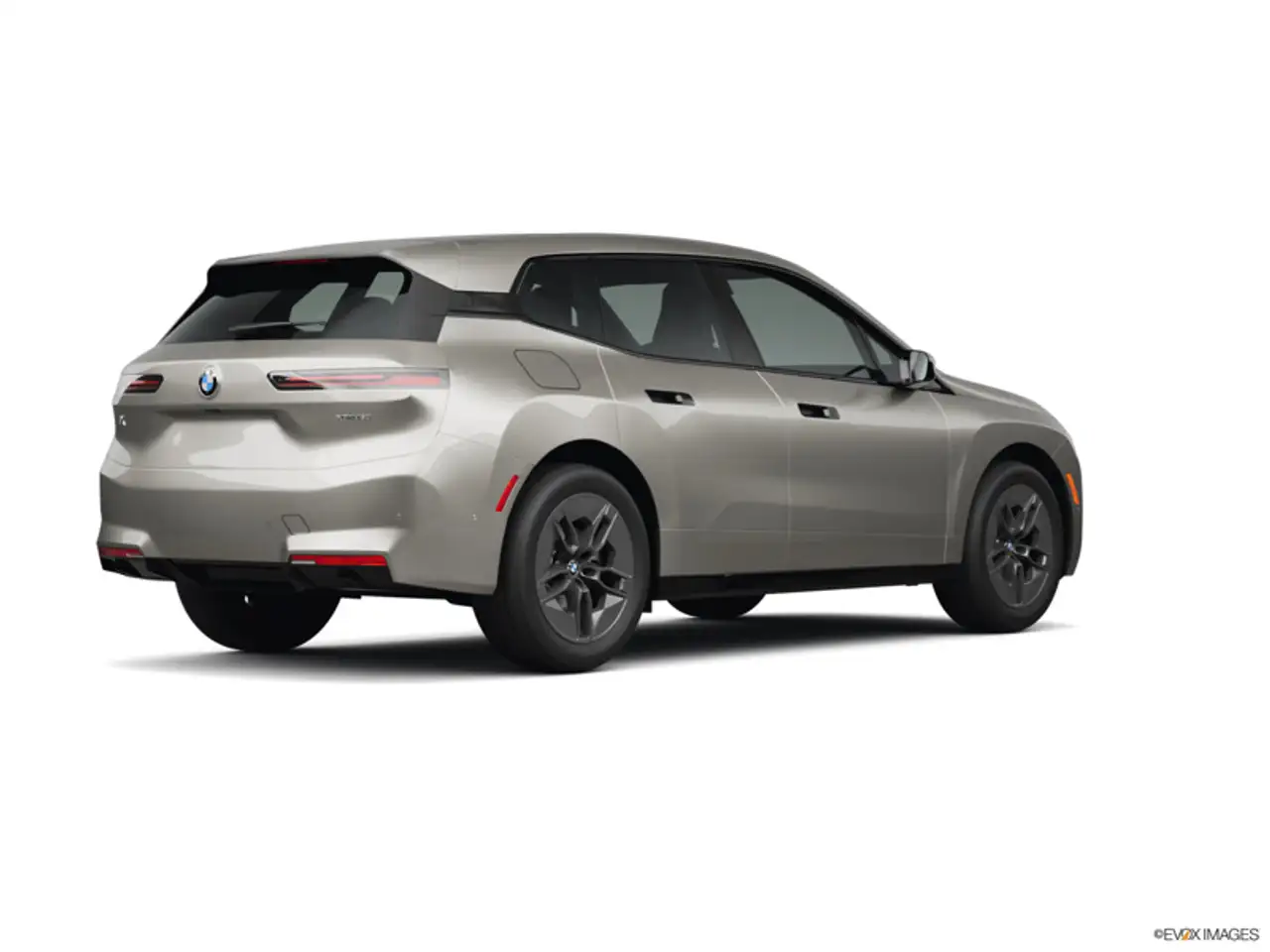 BMW iX снимка BMW iX