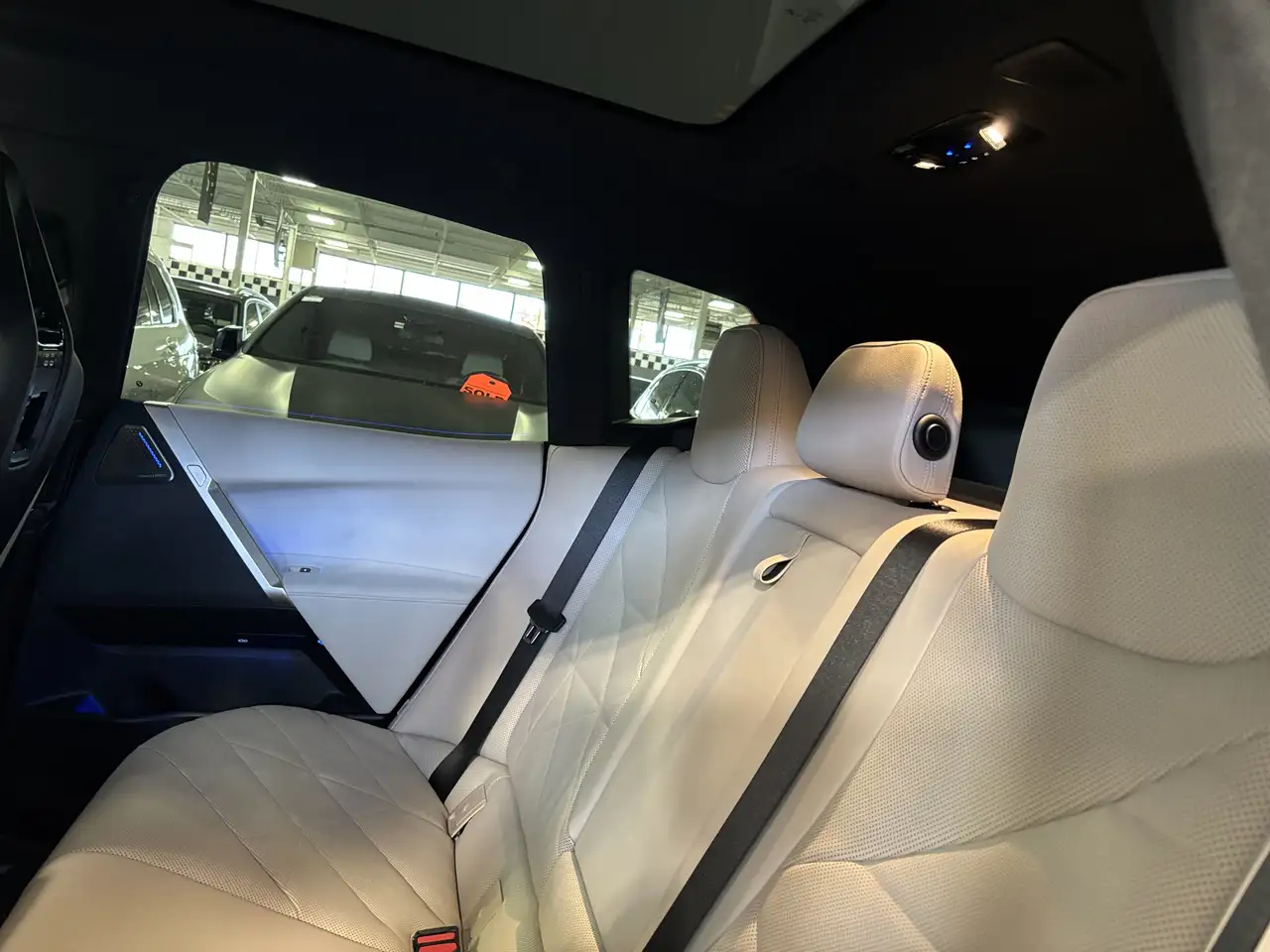 BMW iX photo BMW iX