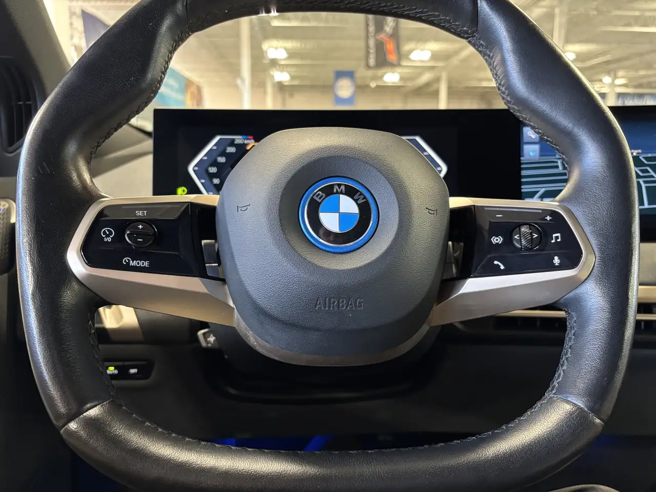 BMW iX photo BMW iX