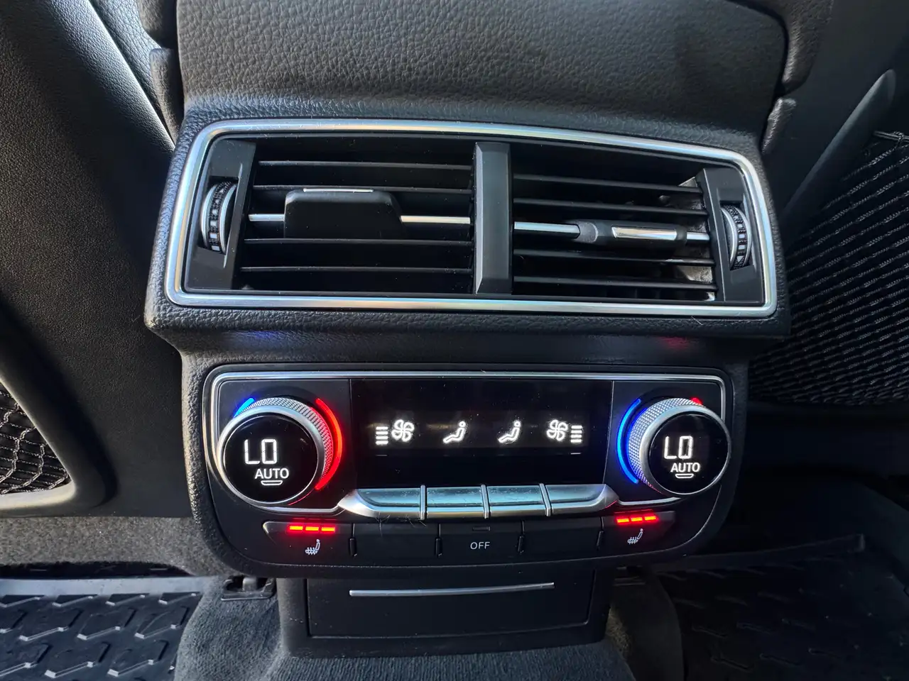 Audi Q7 снимка Audi Q7