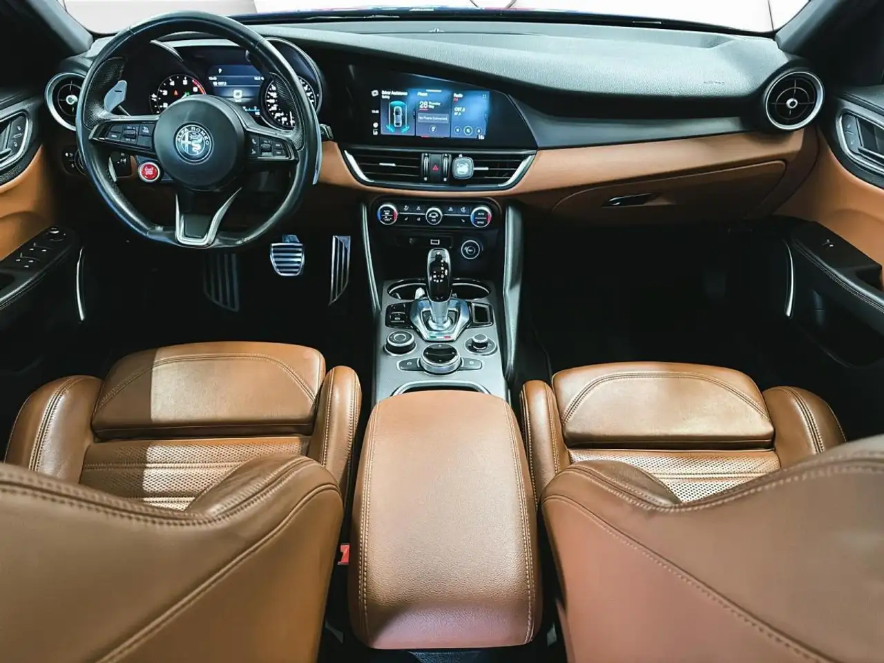 Alfa Romeo Giulia снимка Alfa Romeo Giulia
