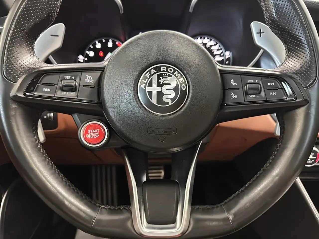 Alfa Romeo Giulia снимка Alfa Romeo Giulia