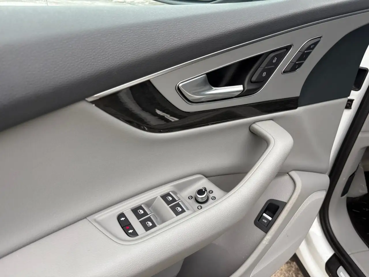 Audi Q7 снимка Audi Q7
