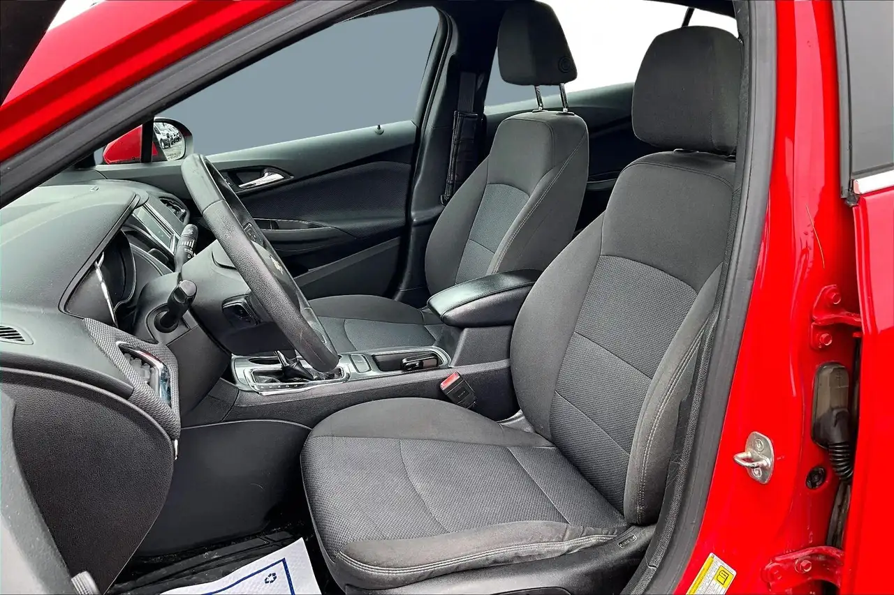Chevrolet Cruze photo Chevrolet Cruze