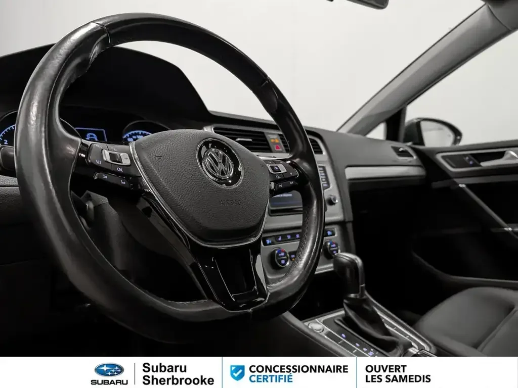 Volkswagen Golf photo Volkswagen Golf