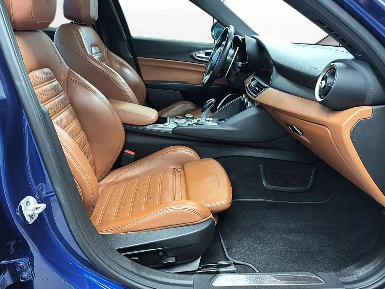 Alfa Romeo Giulia снимка Alfa Romeo Giulia