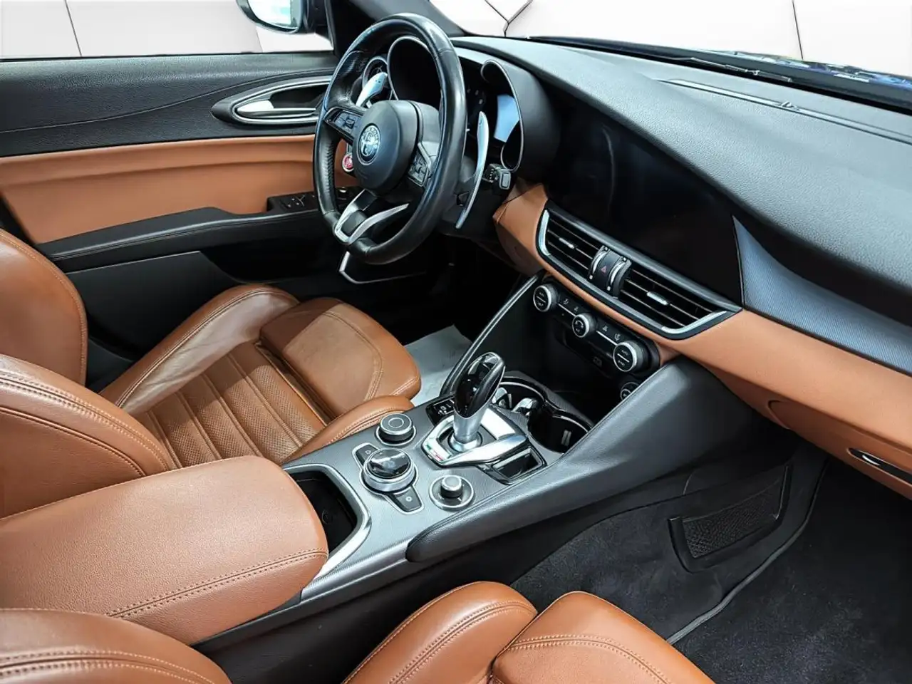 Alfa Romeo Giulia снимка Alfa Romeo Giulia