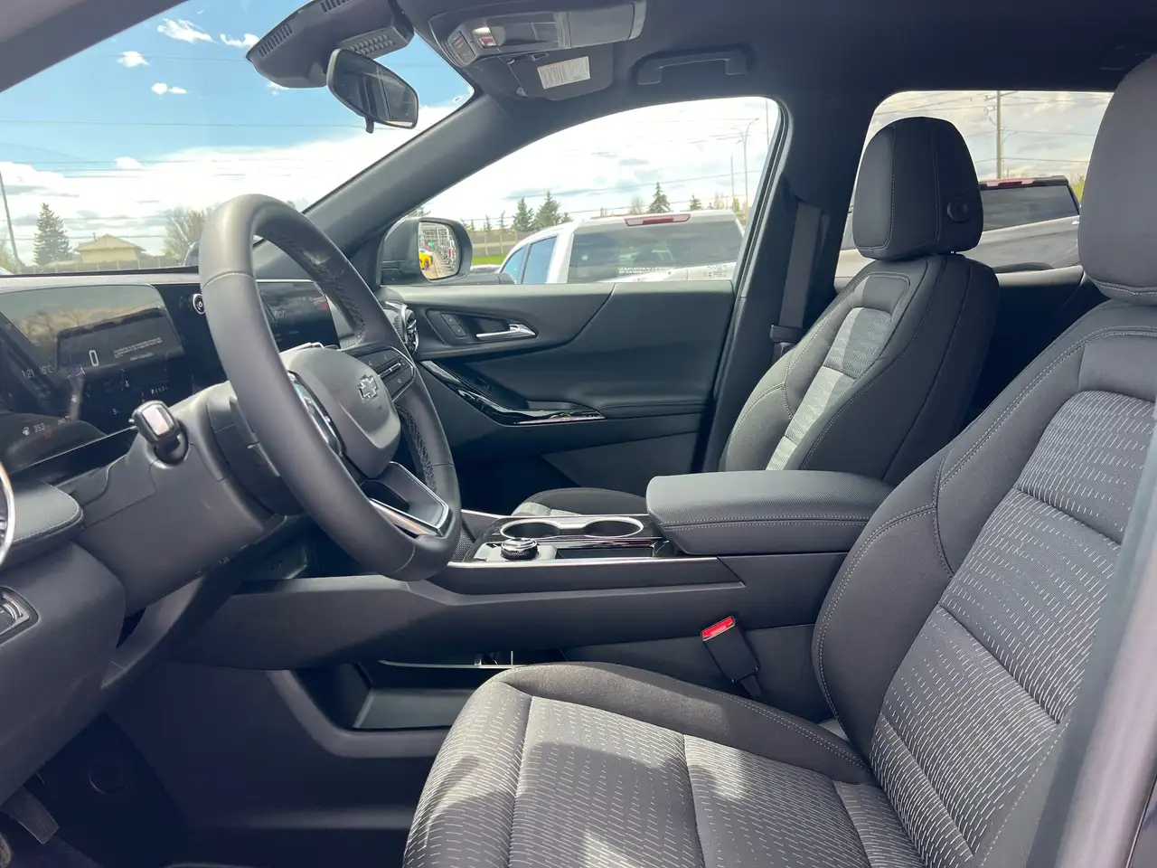 Chevrolet Equinox снимка Chevrolet Equinox