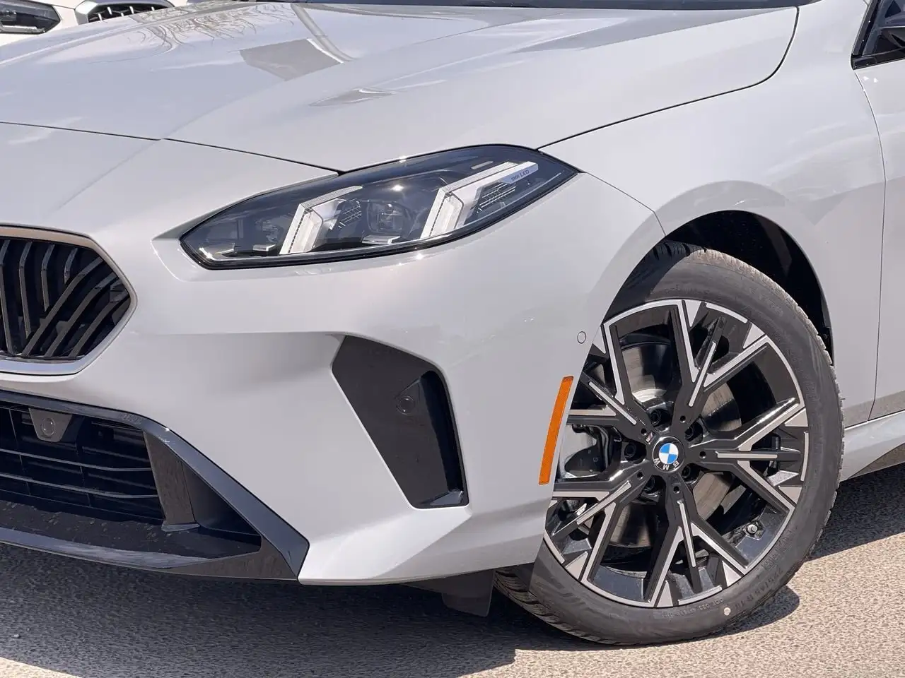 BMW 2 Series photo BMW 2 Series