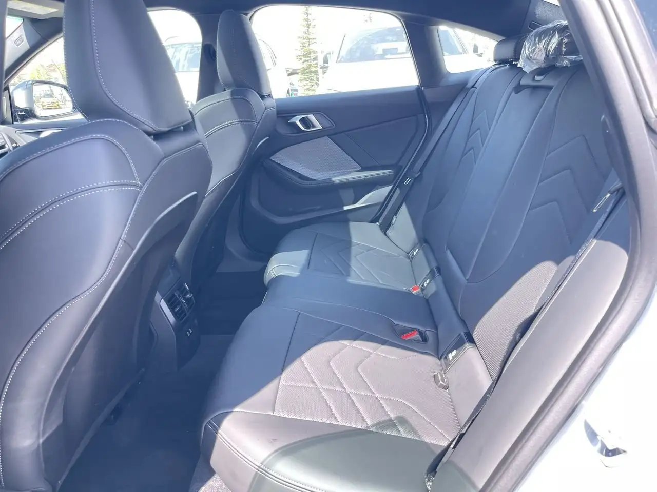 BMW 2 Series photo BMW 2 Series