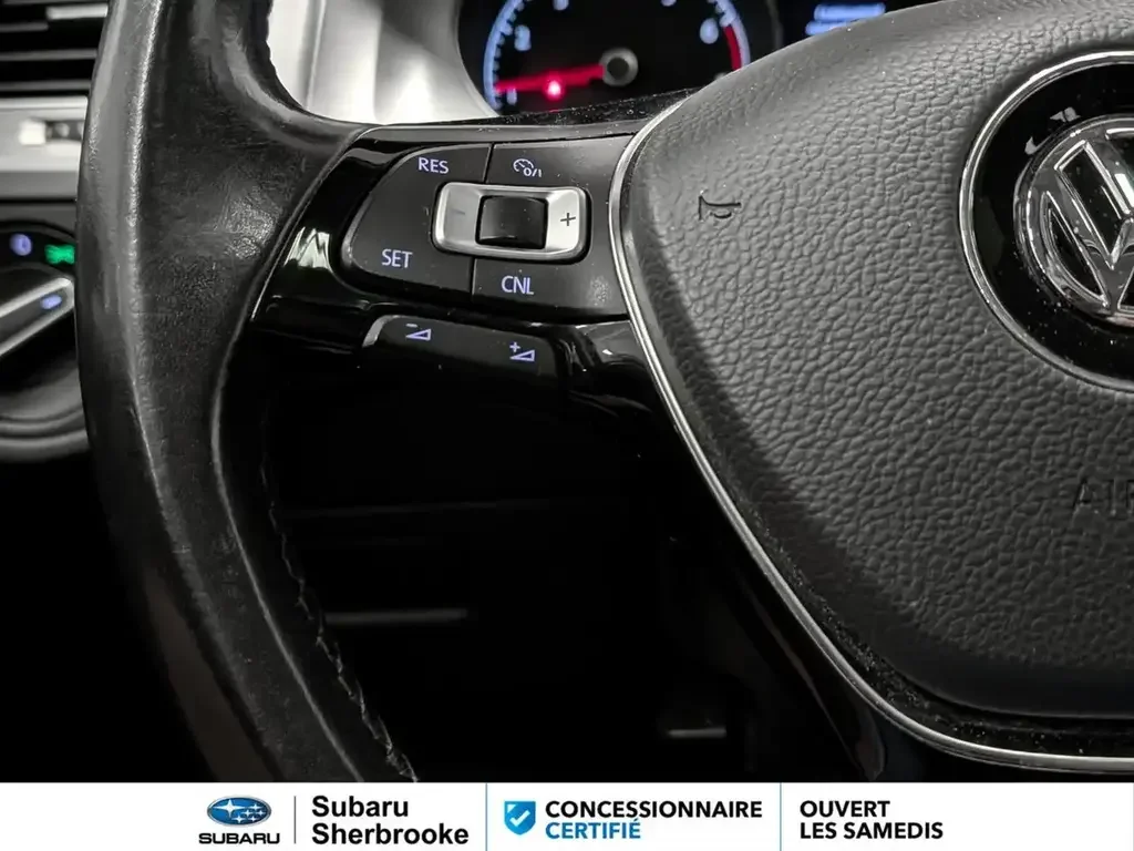 Volkswagen Golf photo Volkswagen Golf