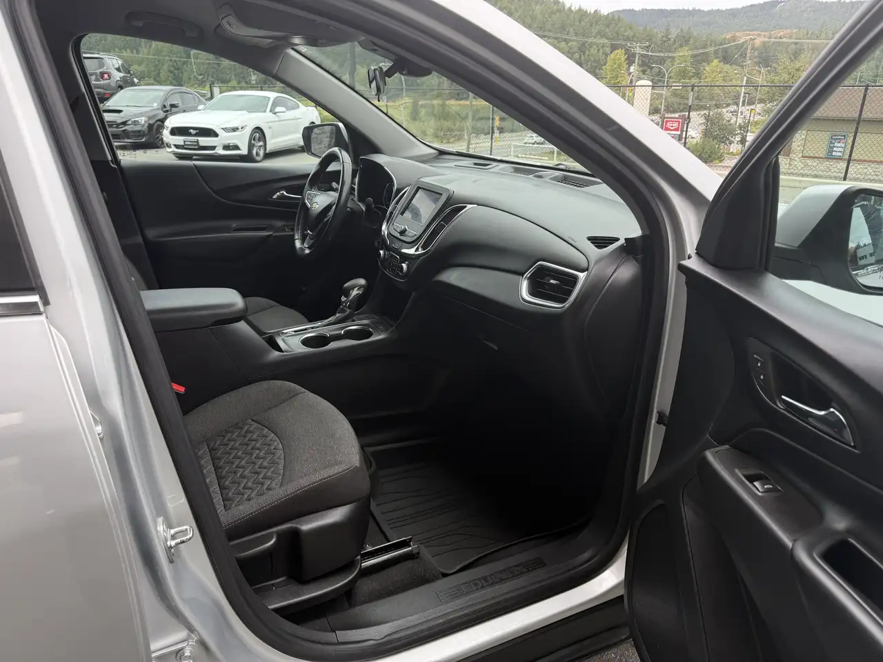 Chevrolet Equinox снимка Chevrolet Equinox