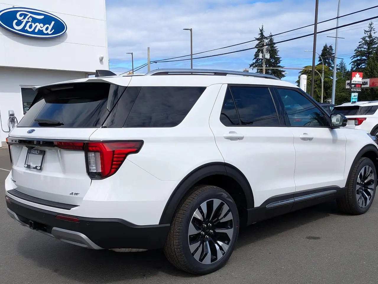 Ford Explorer photo Ford Explorer