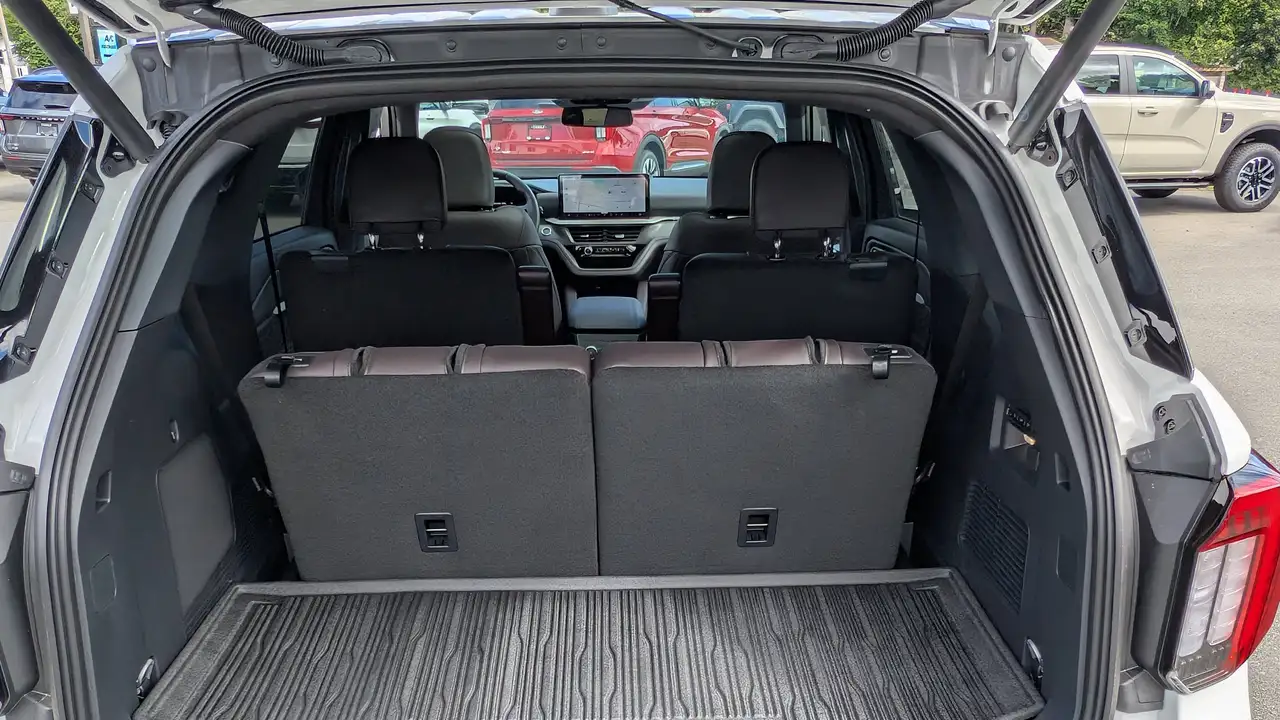 Ford Explorer photo Ford Explorer