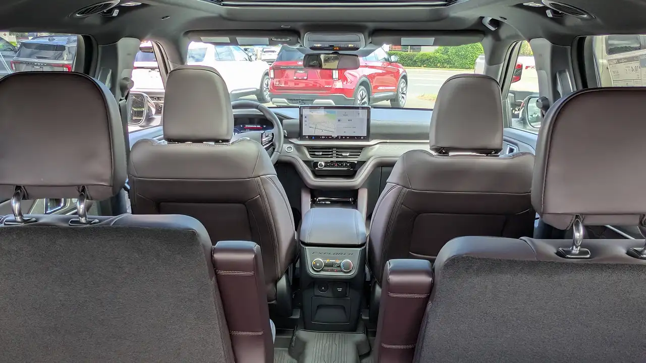 Ford Explorer photo Ford Explorer