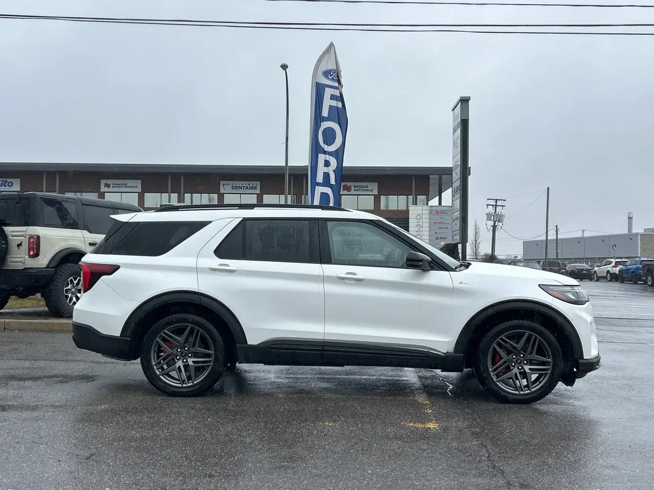 Ford Explorer photo Ford Explorer
