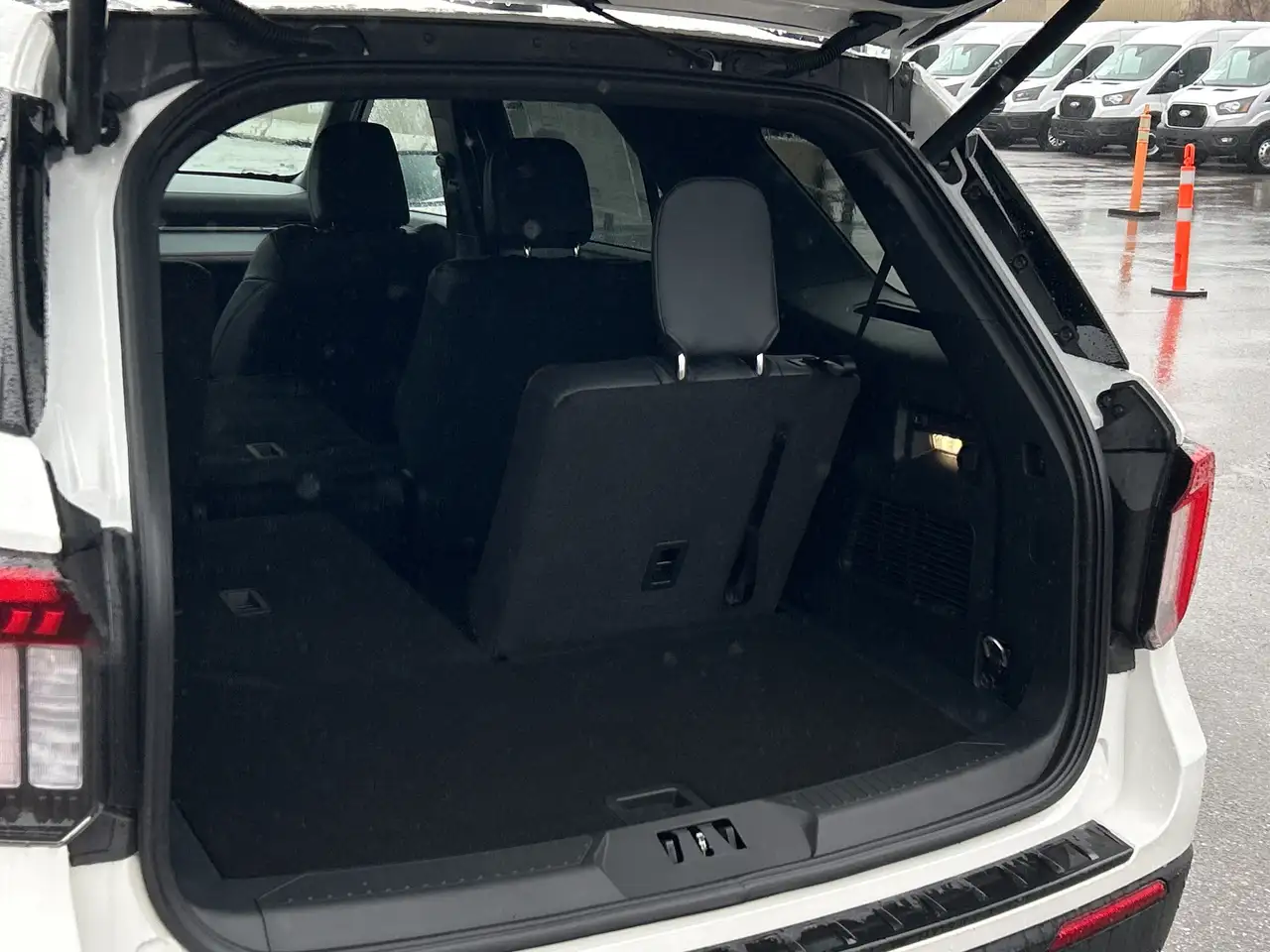 Ford Explorer photo Ford Explorer