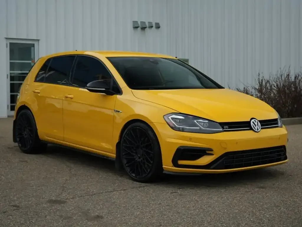Volkswagen Golf R снимка Volkswagen Golf R