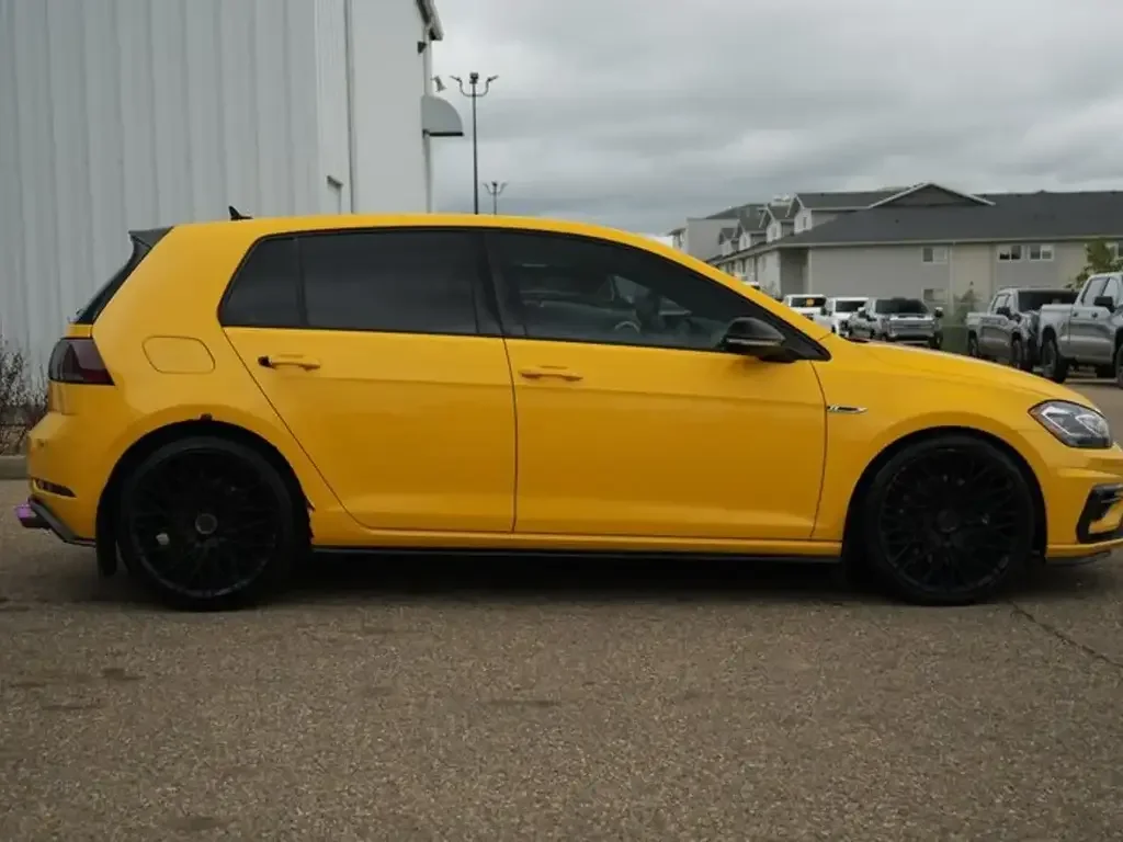 Volkswagen Golf R снимка Volkswagen Golf R