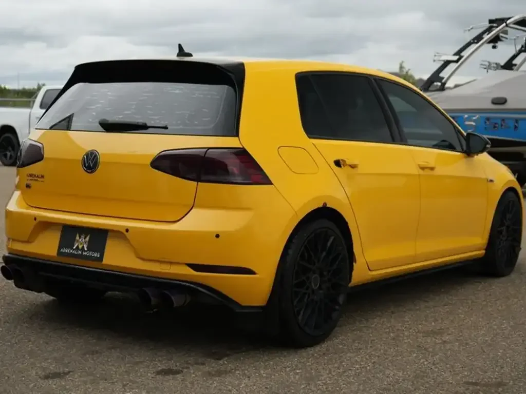 Volkswagen Golf R снимка Volkswagen Golf R