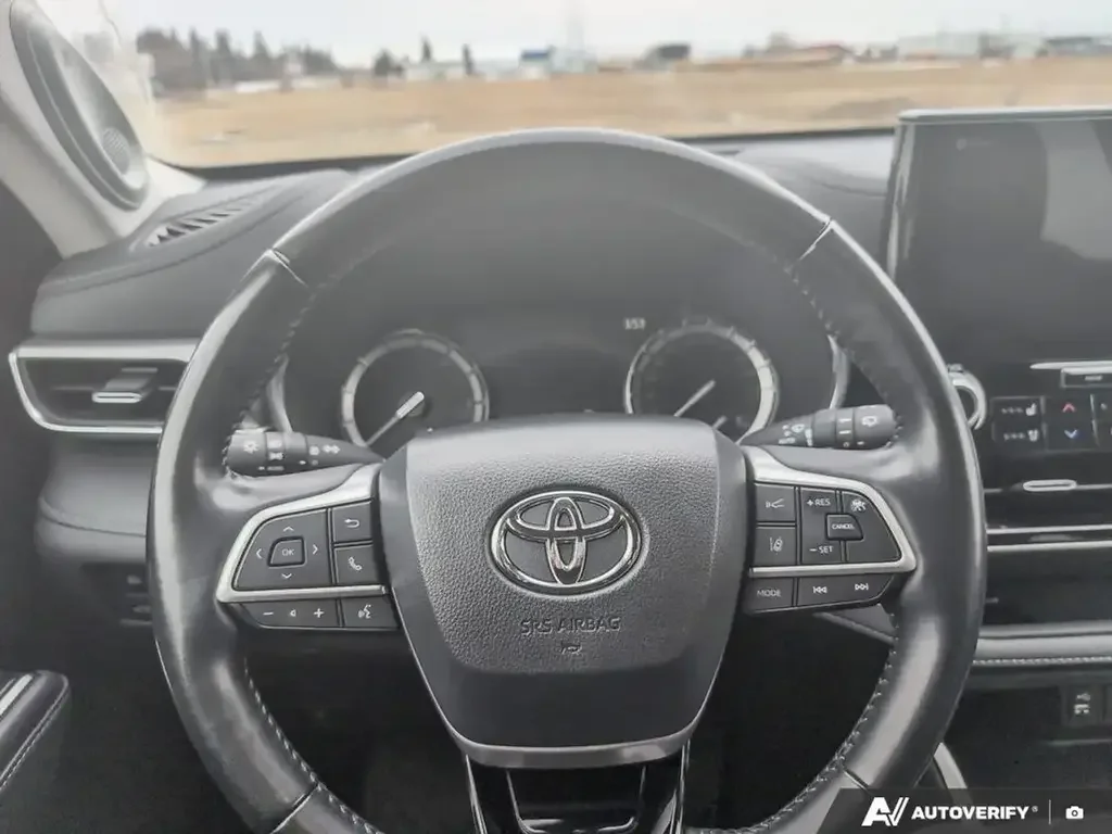 Toyota Highlander снимка Toyota Highlander
