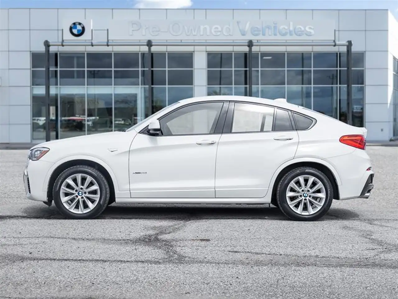 BMW X4 photo BMW X4