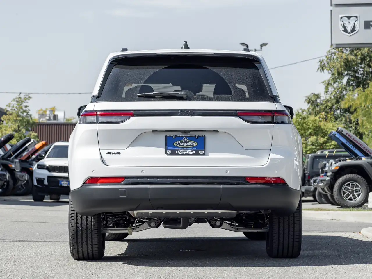 Jeep Grand Cherokee снимка Jeep Grand Cherokee