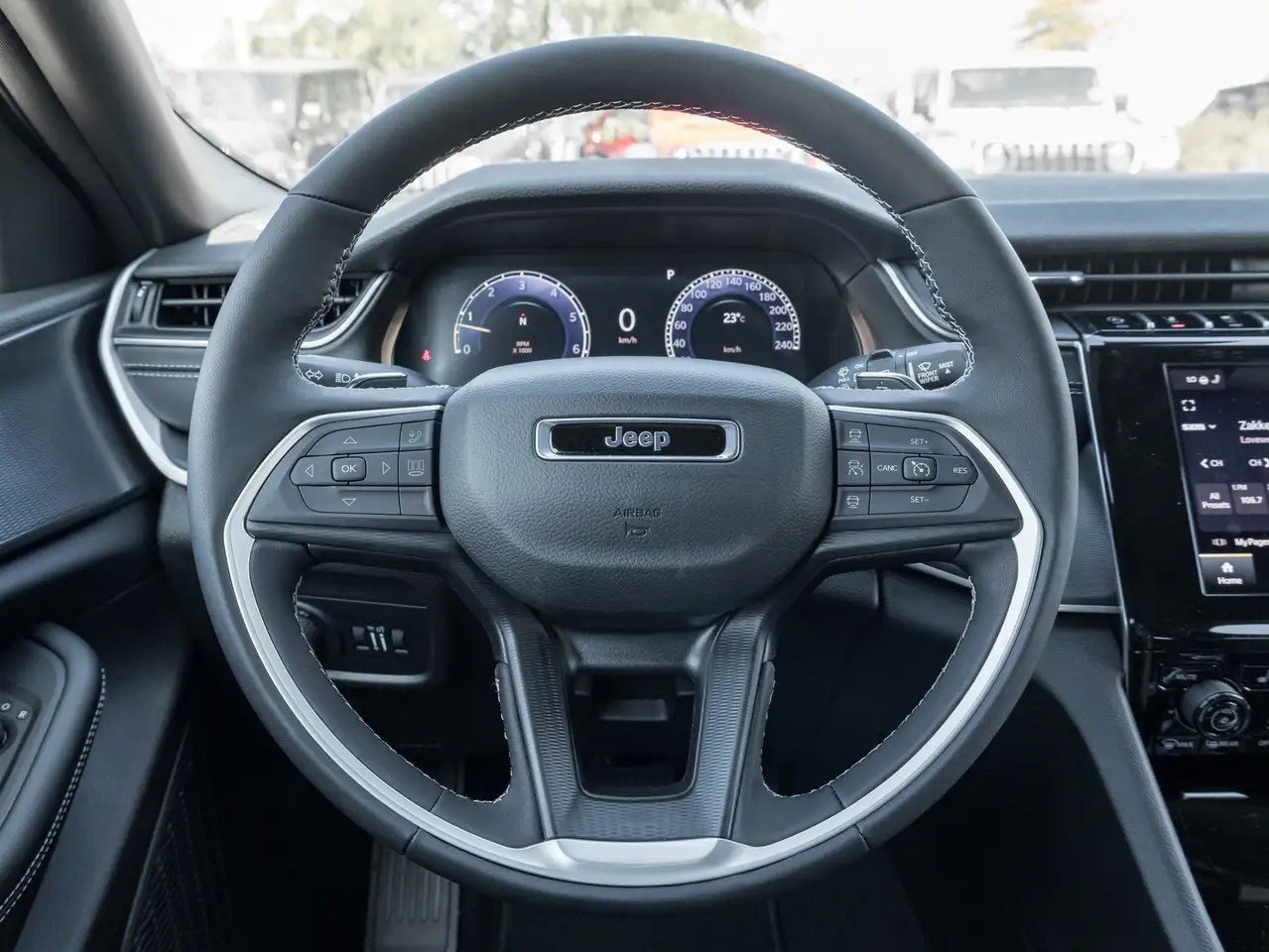 Jeep Grand Cherokee снимка Jeep Grand Cherokee