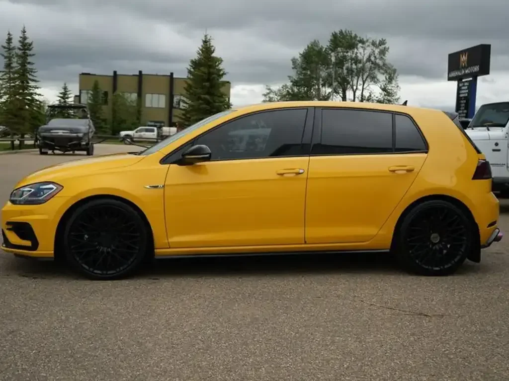 Volkswagen Golf R снимка Volkswagen Golf R