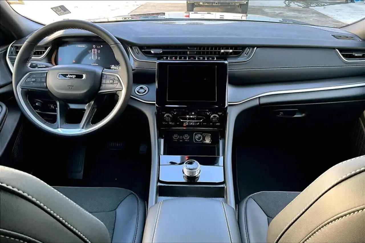 Jeep Grand Cherokee снимка Jeep Grand Cherokee