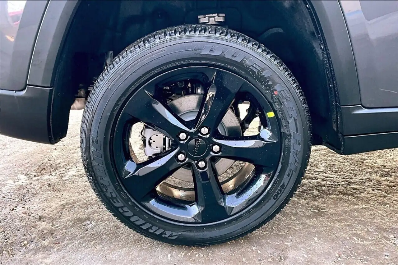 Jeep Grand Cherokee снимка Jeep Grand Cherokee