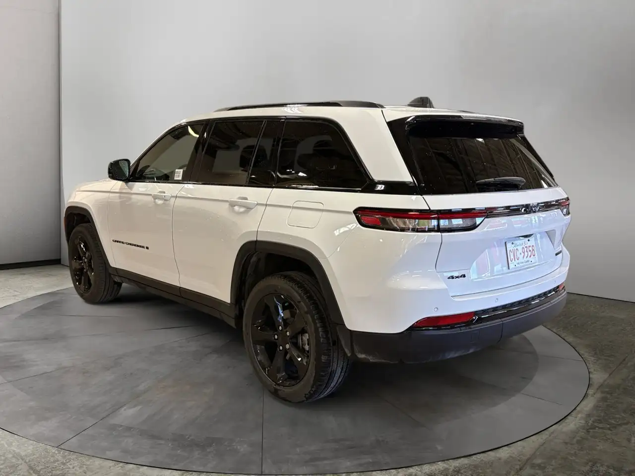 Jeep Grand Cherokee снимка Jeep Grand Cherokee