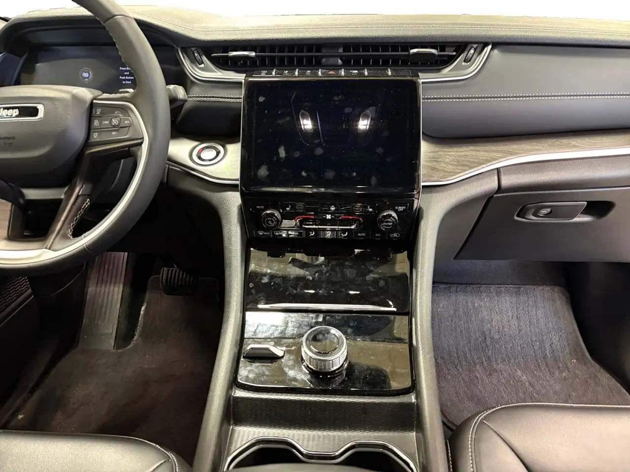 Jeep Grand Cherokee снимка Jeep Grand Cherokee