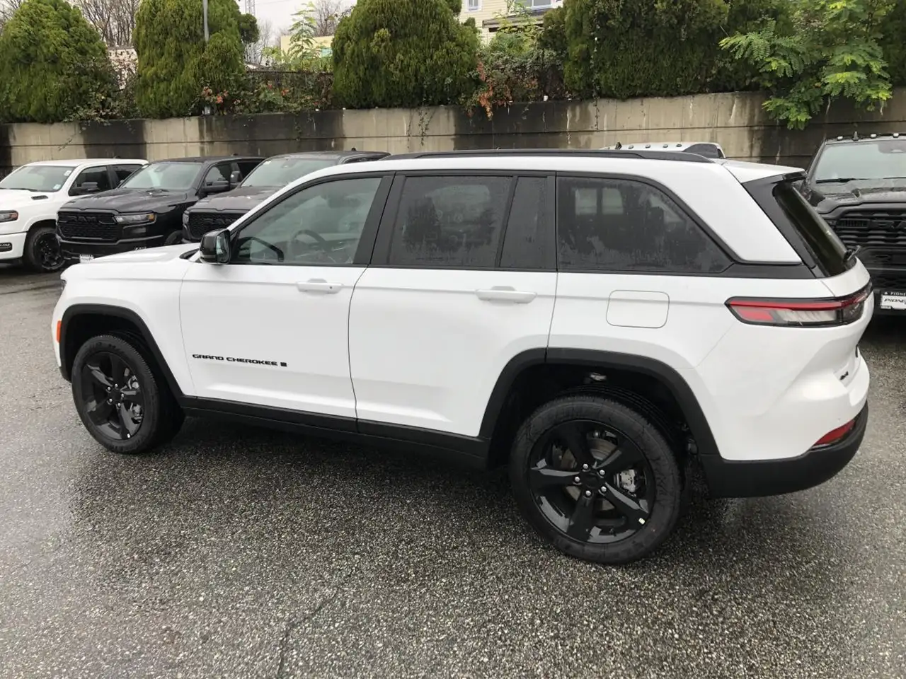 Jeep Grand Cherokee снимка Jeep Grand Cherokee