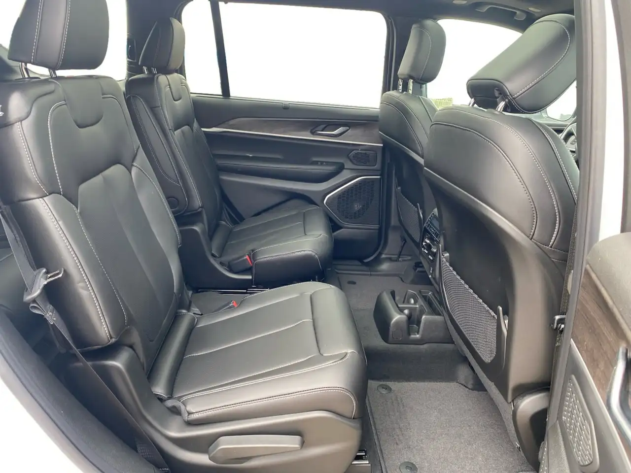 Jeep Grand Cherokee photo Jeep Grand Cherokee